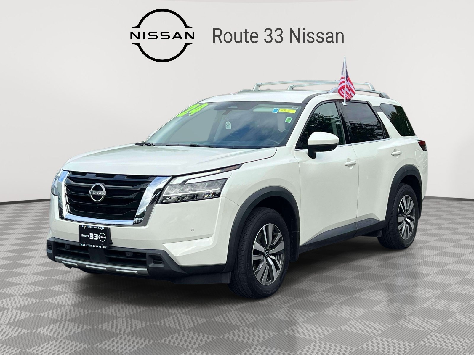 Used 2024 Nissan Pathfinder SL AWD/4WD image 2