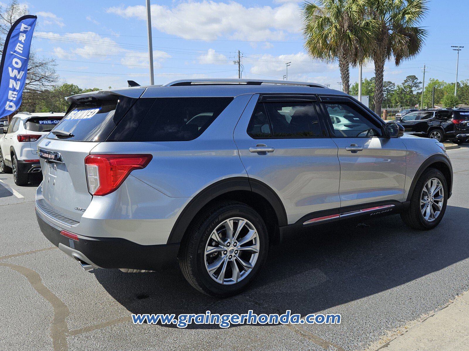 Used 2023 Ford Explorer Limited image 5