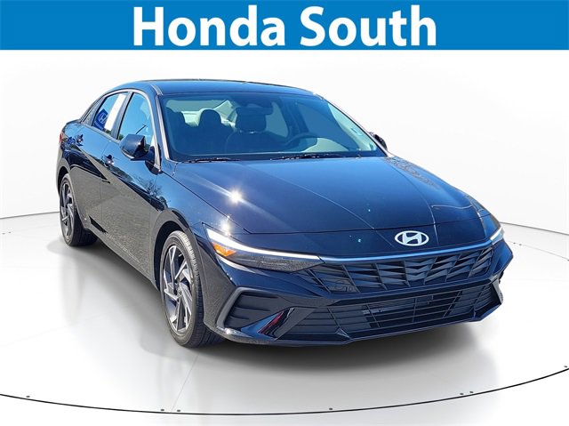 Used 2025 Hyundai Elantra Sport image 1