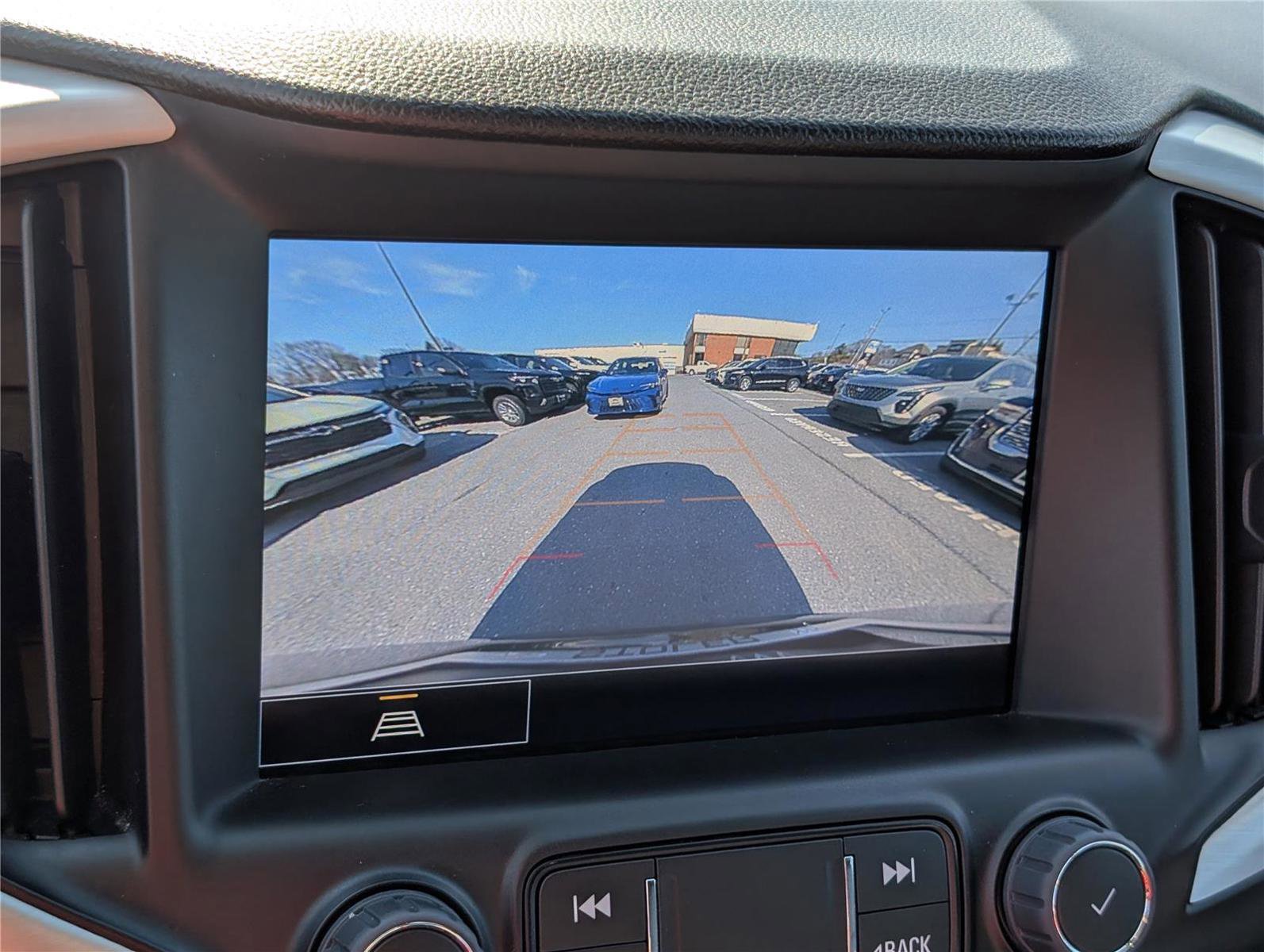 Used 2023 GMC Terrain SLT image 29