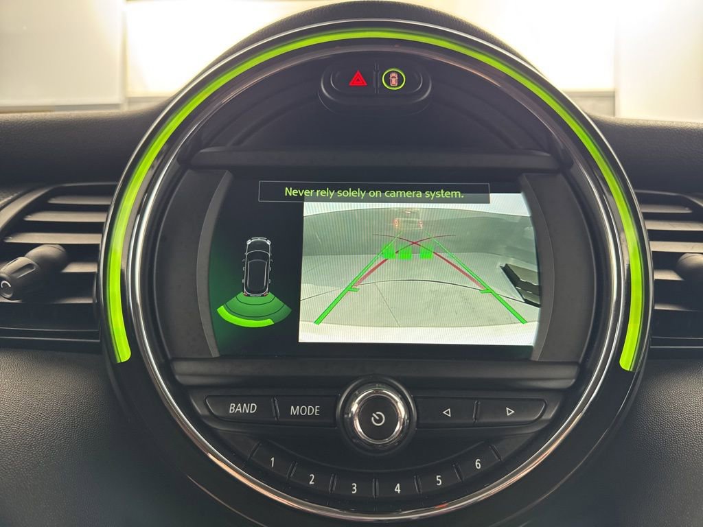 Used 2020 MINI Cooper 4-Door Hardtop FWD image 18