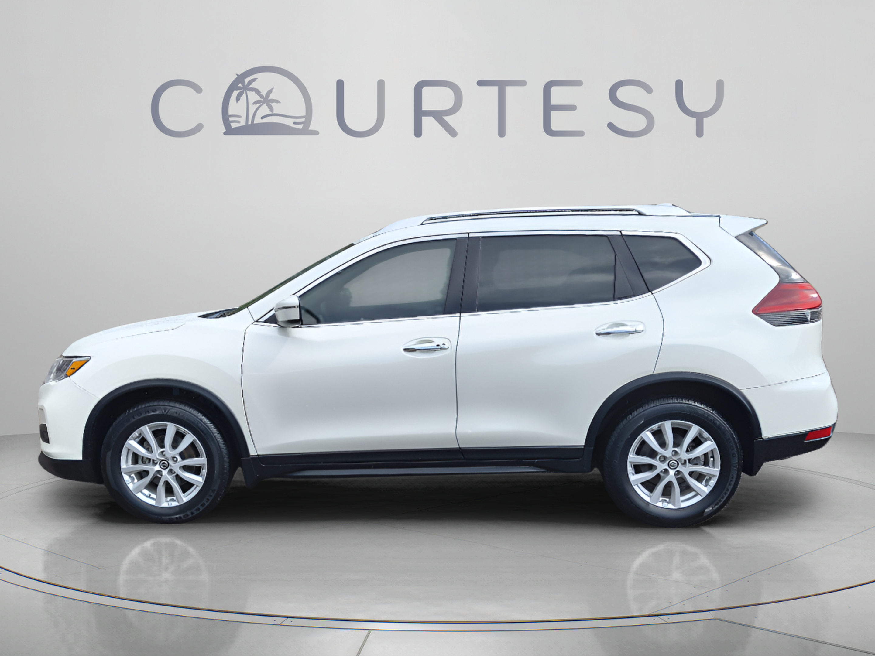 Certified 2019 Nissan Rogue SV FWD image 2