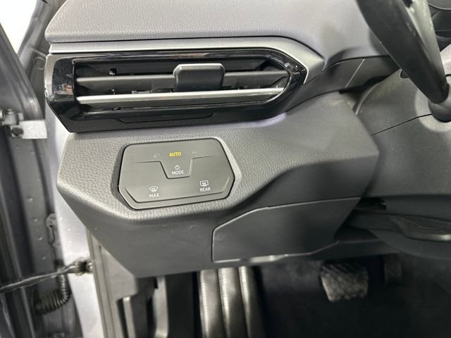 Used 2024 Volkswagen ID.4 Pro image 19