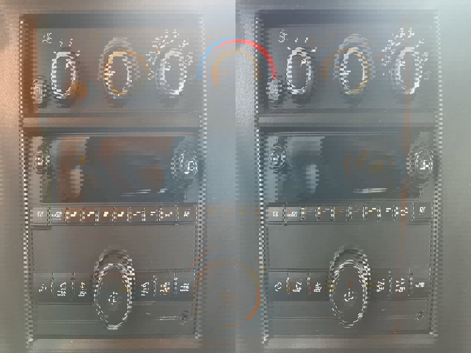 Used 2015 Chevrolet Express 3500 RWD image 19