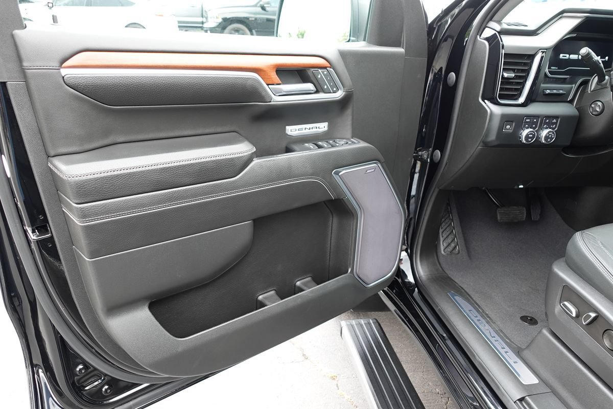 Used 2023 GMC Sierra 1500 Denali w/ Denali Reserve Package AWD/4WD image 18