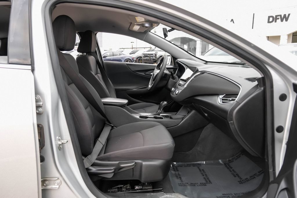 Used 2020 Chevrolet Malibu LT image 37