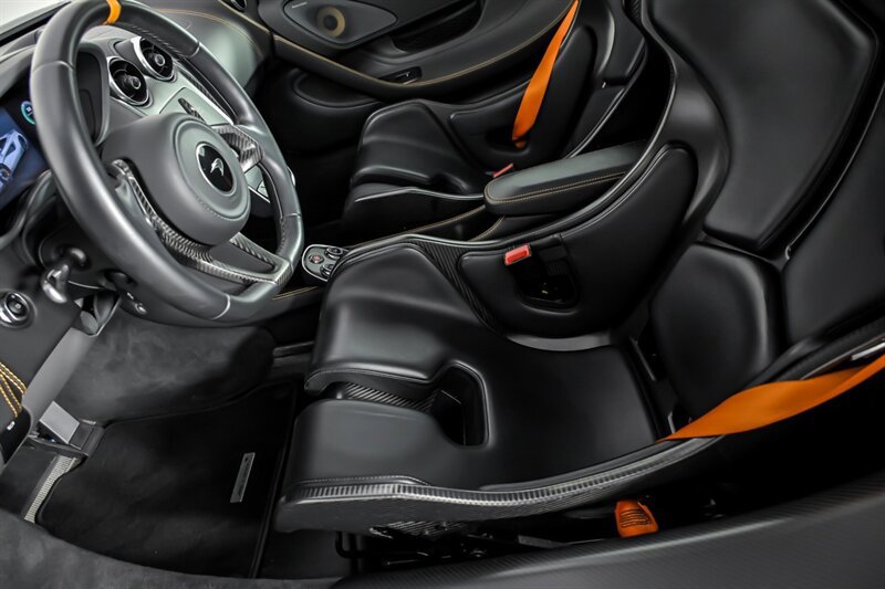 Used 2019 McLaren 600LT RWD image 19
