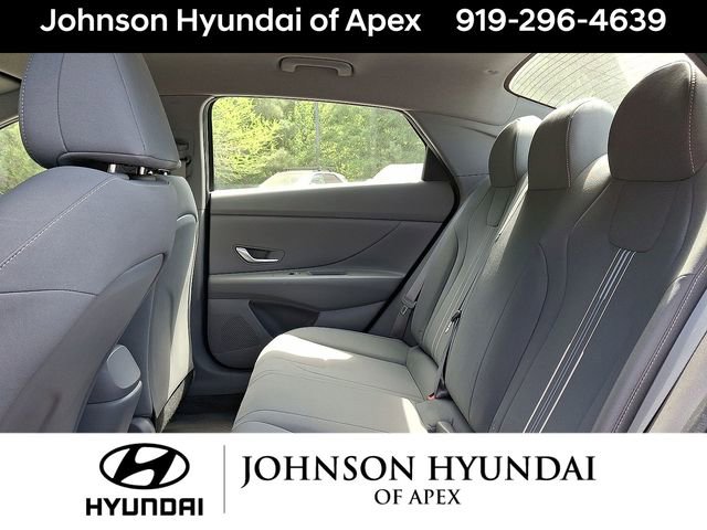 Certified 2022 Hyundai Elantra SEL FWD image 21