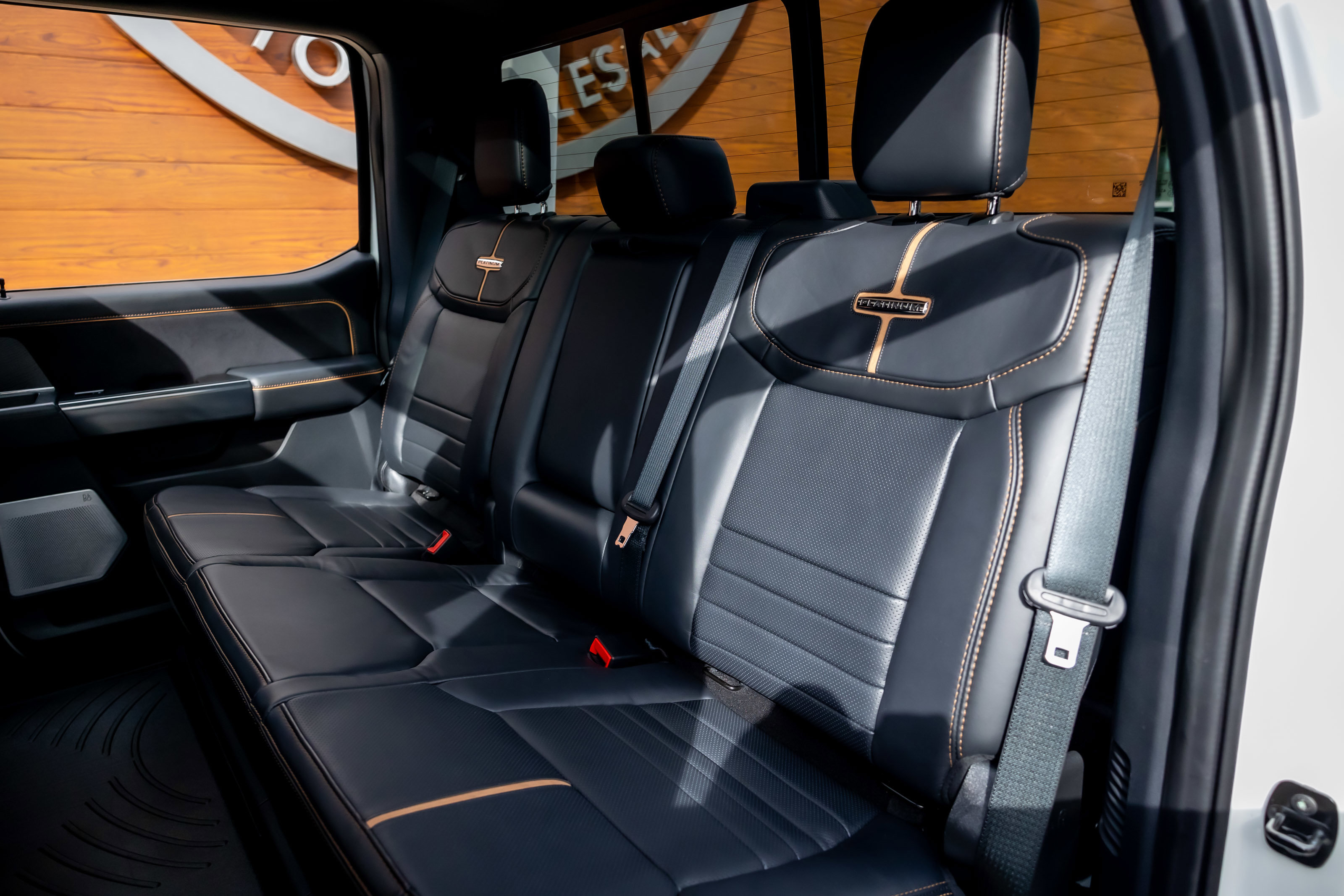 Used 2024 Ford F450 Platinum w/ FX4 Off-Road Package image 25