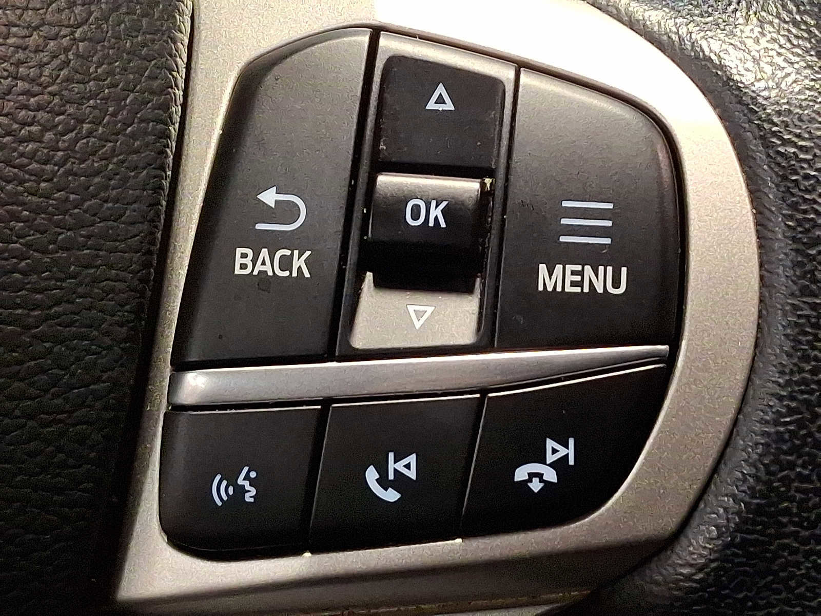 Used 2022 Ford Explorer XLT w/ Equipment Group 202A image 23