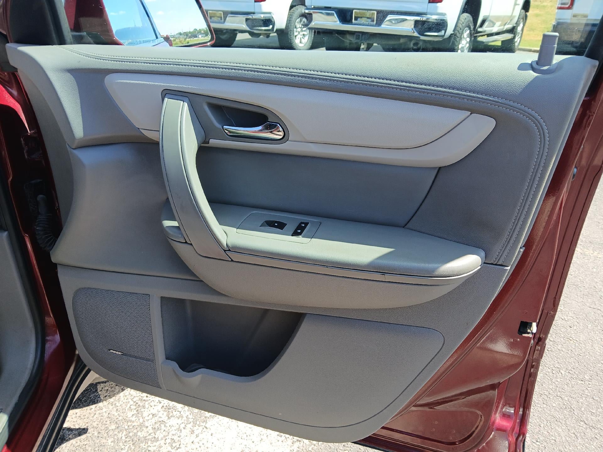 Used 2017 Chevrolet Traverse LT w/ Traveler's Package FWD image 23