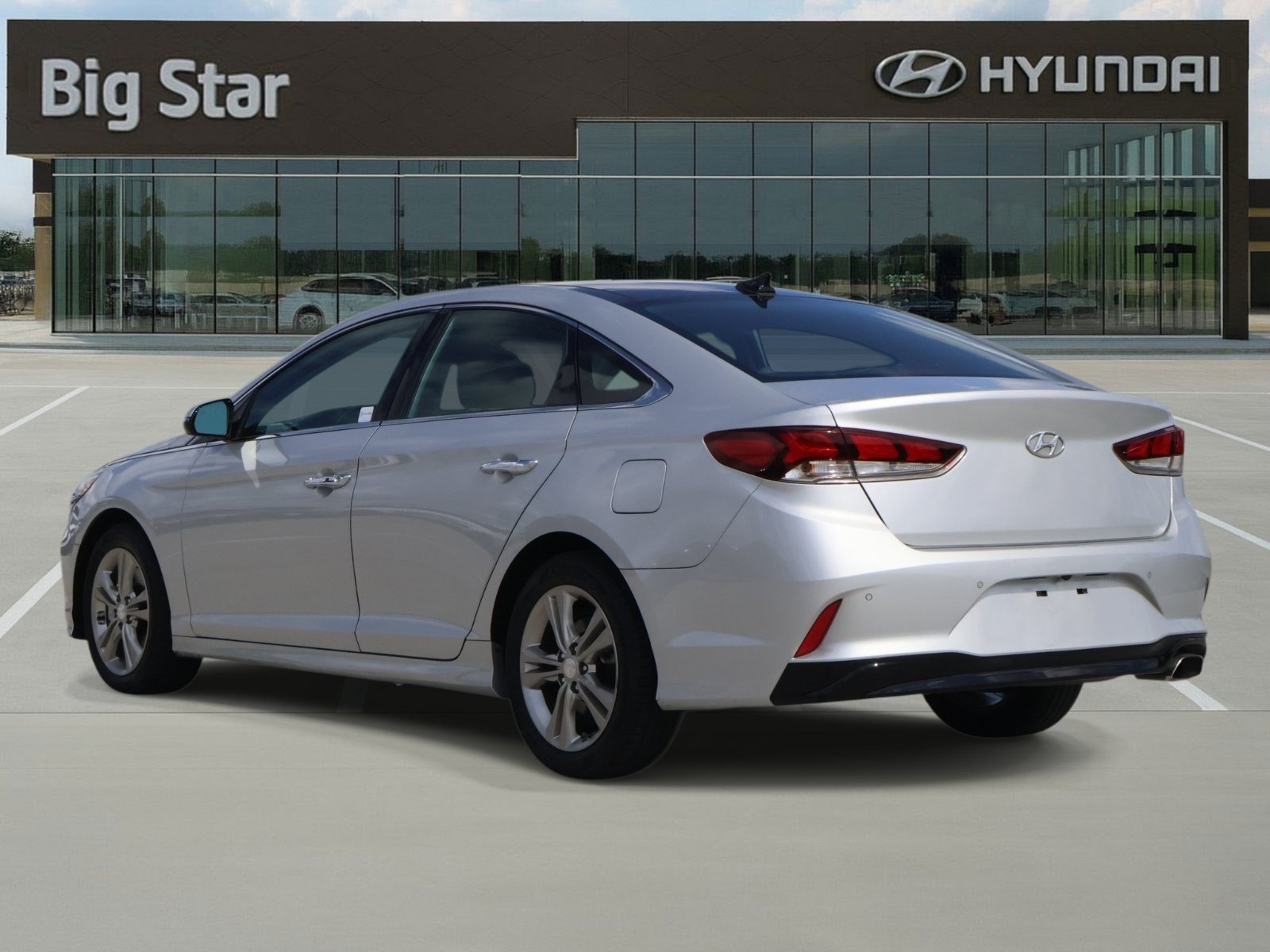Used 2019 Hyundai Sonata Limited w/ Ultimate Package 04 FWD image 3
