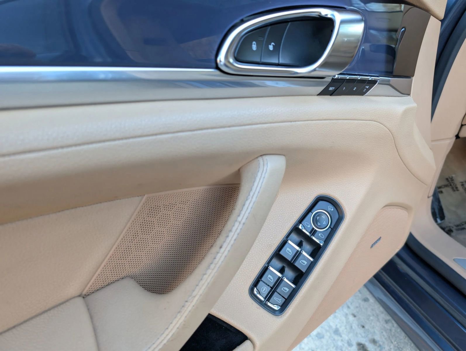 Used 2014 Porsche Panamera 4 image 13