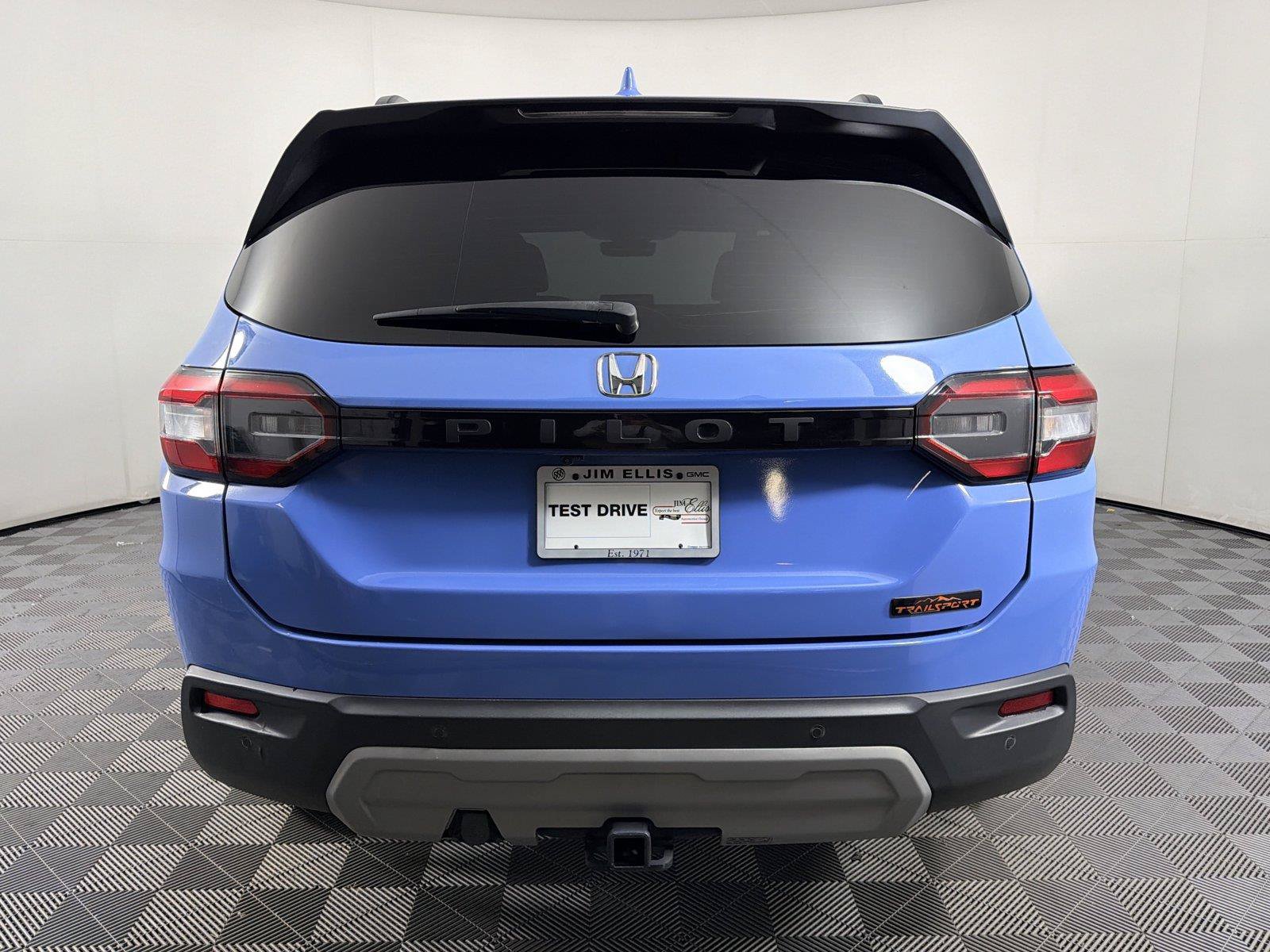 Used 2023 Honda Pilot TrailSport image 5