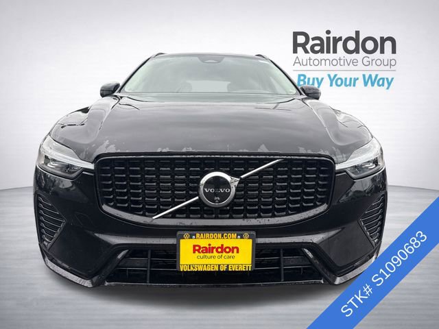 Used 2025 Volvo XC60 B5 Plus image 2