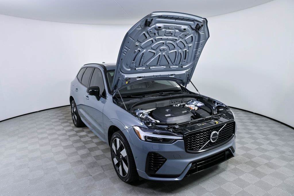 Certified 2024 Volvo XC60 T8 Plus w/ Protection Package Premier AWD/4WD image 34