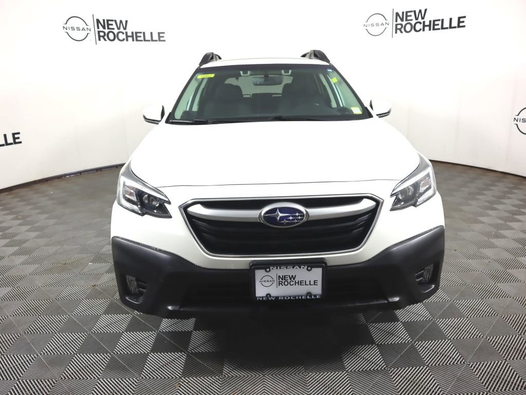 Used 2022 Subaru Outback Premium AWD/4WD image 2