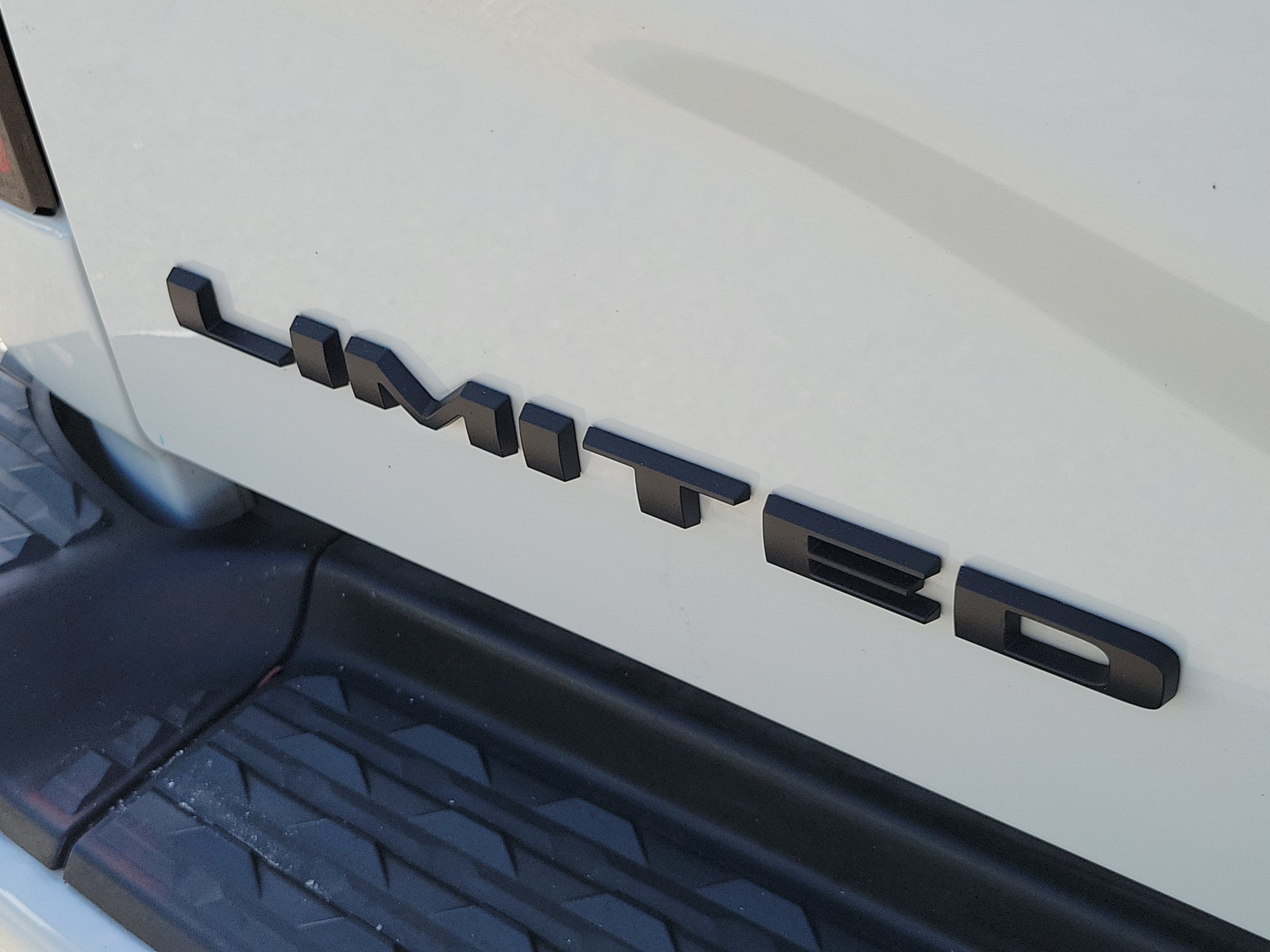 Used 2024 RAM 3500 Limited AWD/4WD image 27