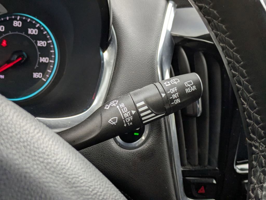 Used 2023 Chevrolet Traverse LT image 20