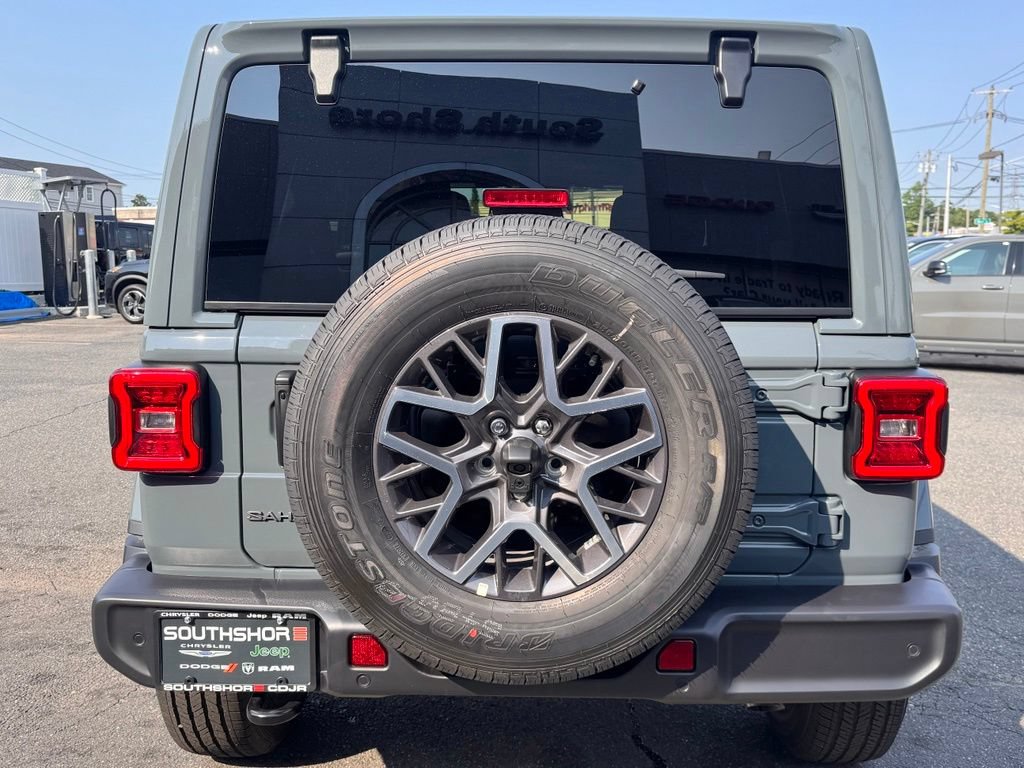 New 2026 Jeep Wrangler Unlimited Sahara w/ Safety Group AWD/4WD image 6