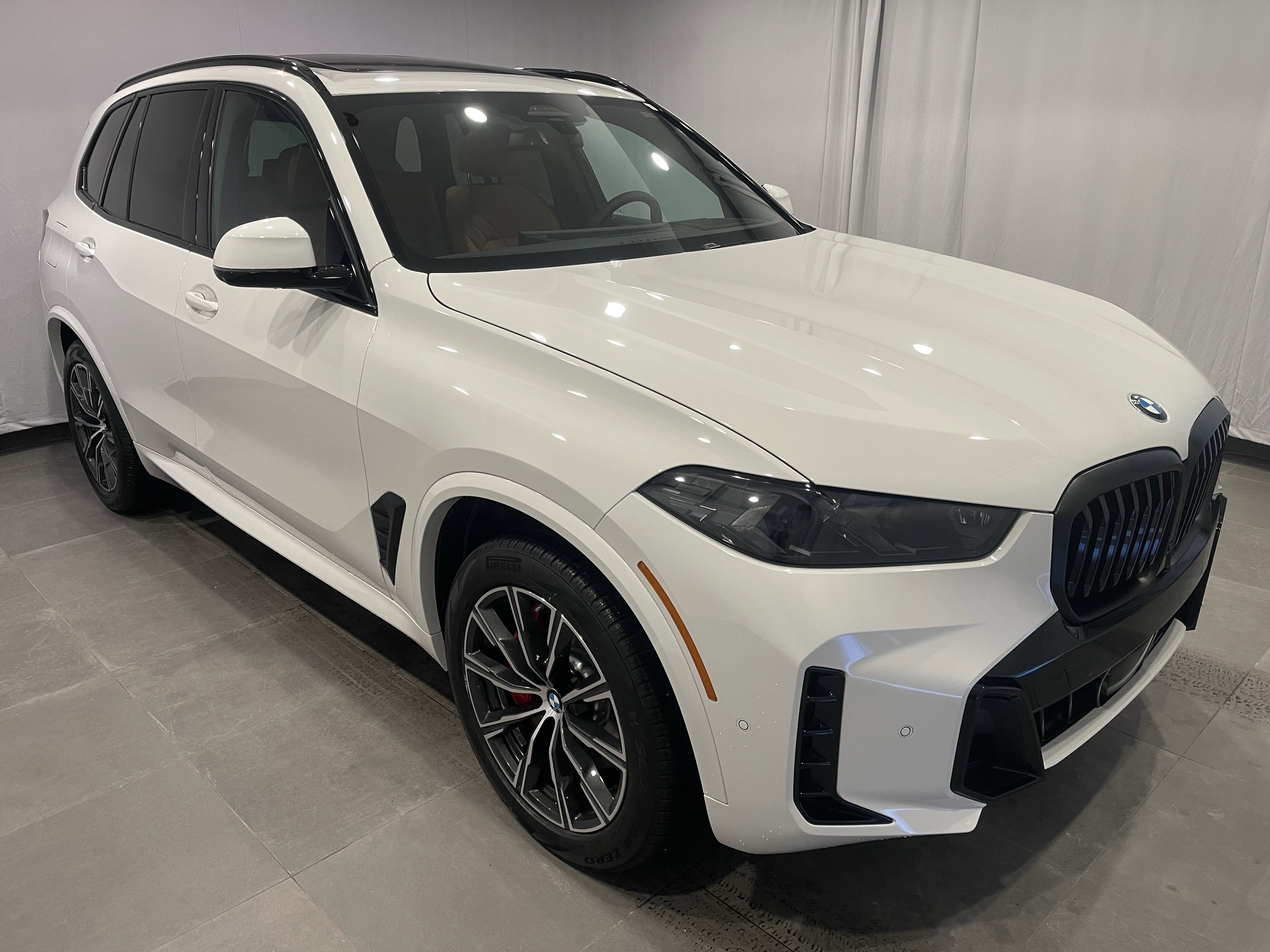 New 2026 BMW X5 xDrive40i w/ M Sport Package AWD/4WD video 3