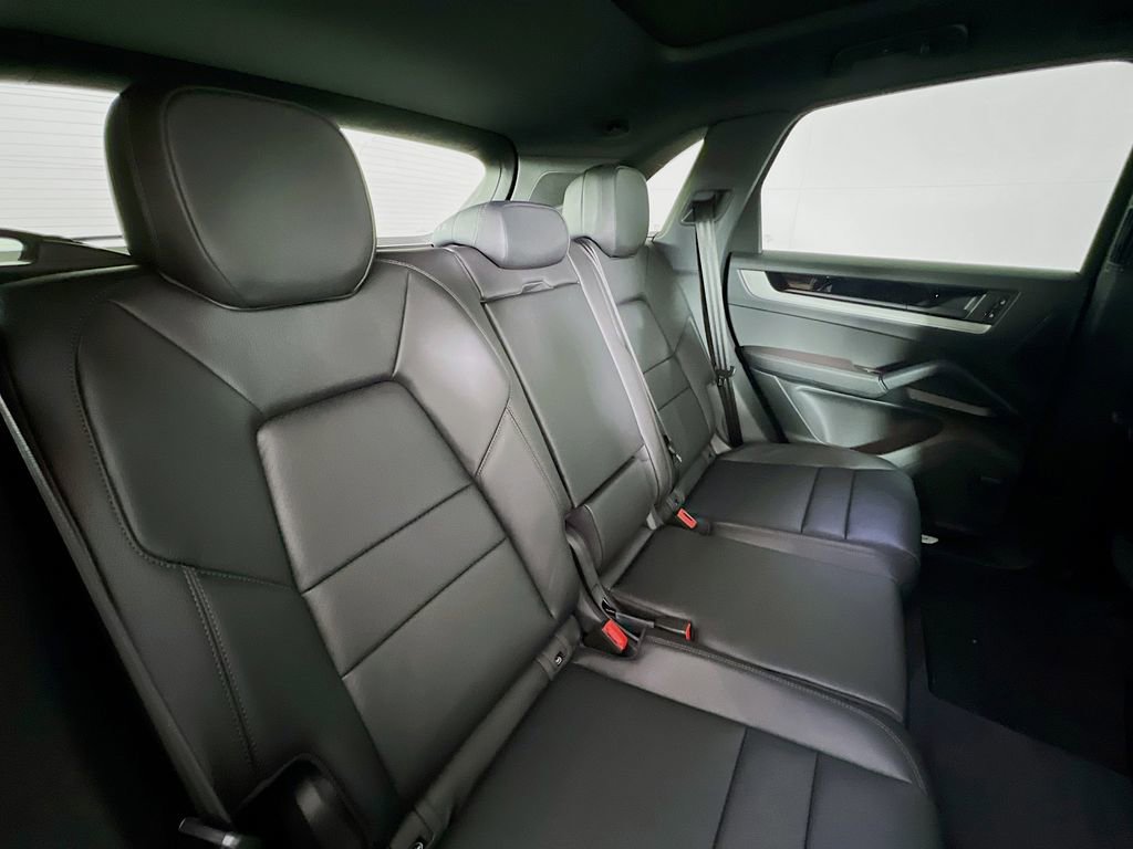 New 2026 Porsche Cayenne Base image 29