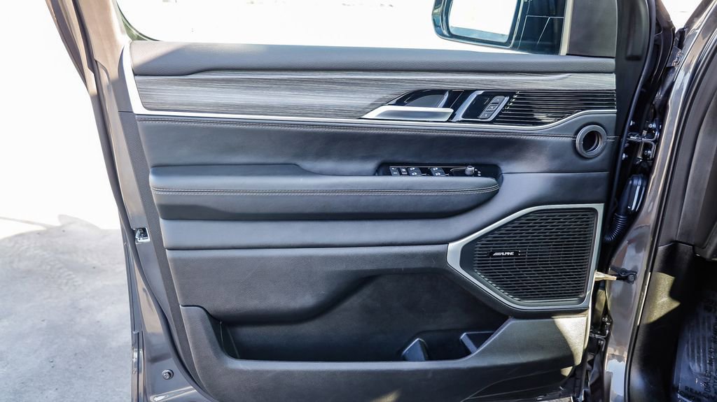 Certified 2024 Jeep Wagoneer Series II image 22