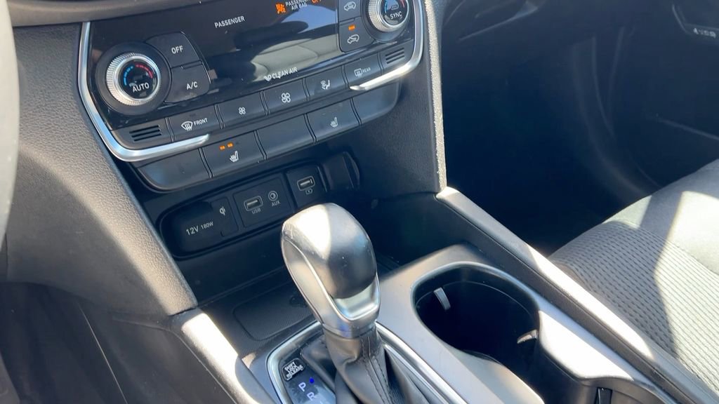 Used 2020 Hyundai Santa Fe SEL w/ Convenience Package image 26