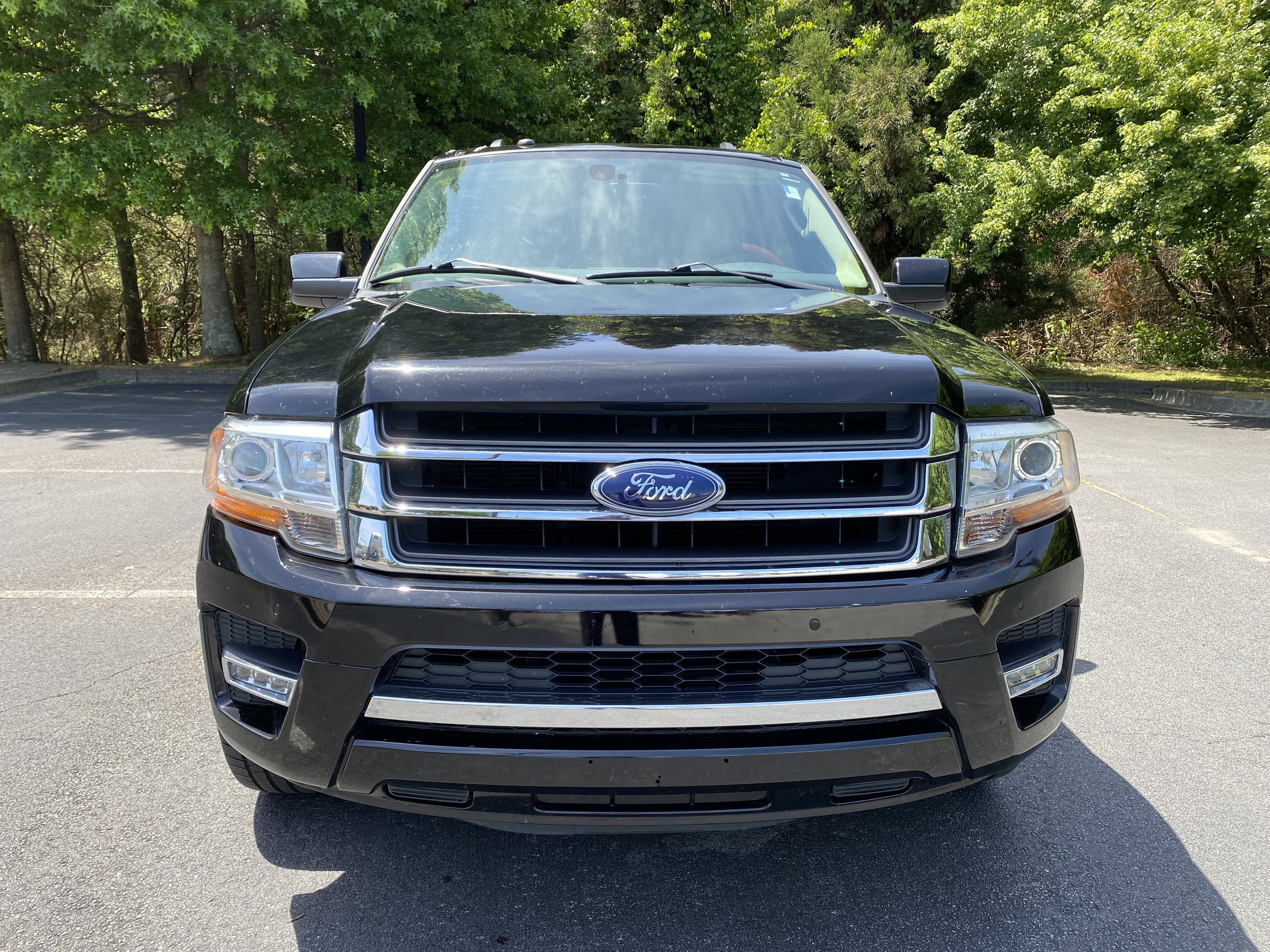 Used 2017 Ford Expedition Limited w/ Equipment Group 301A RWD image 3