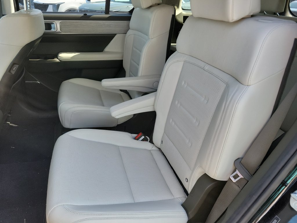 Used 2024 Hyundai Santa Fe Calligraphy AWD/4WD image 16