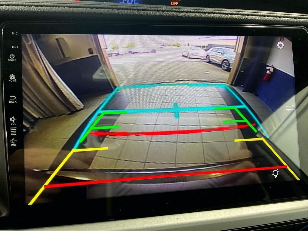 Used 2019 Toyota Highlander LE AWD/4WD image 20