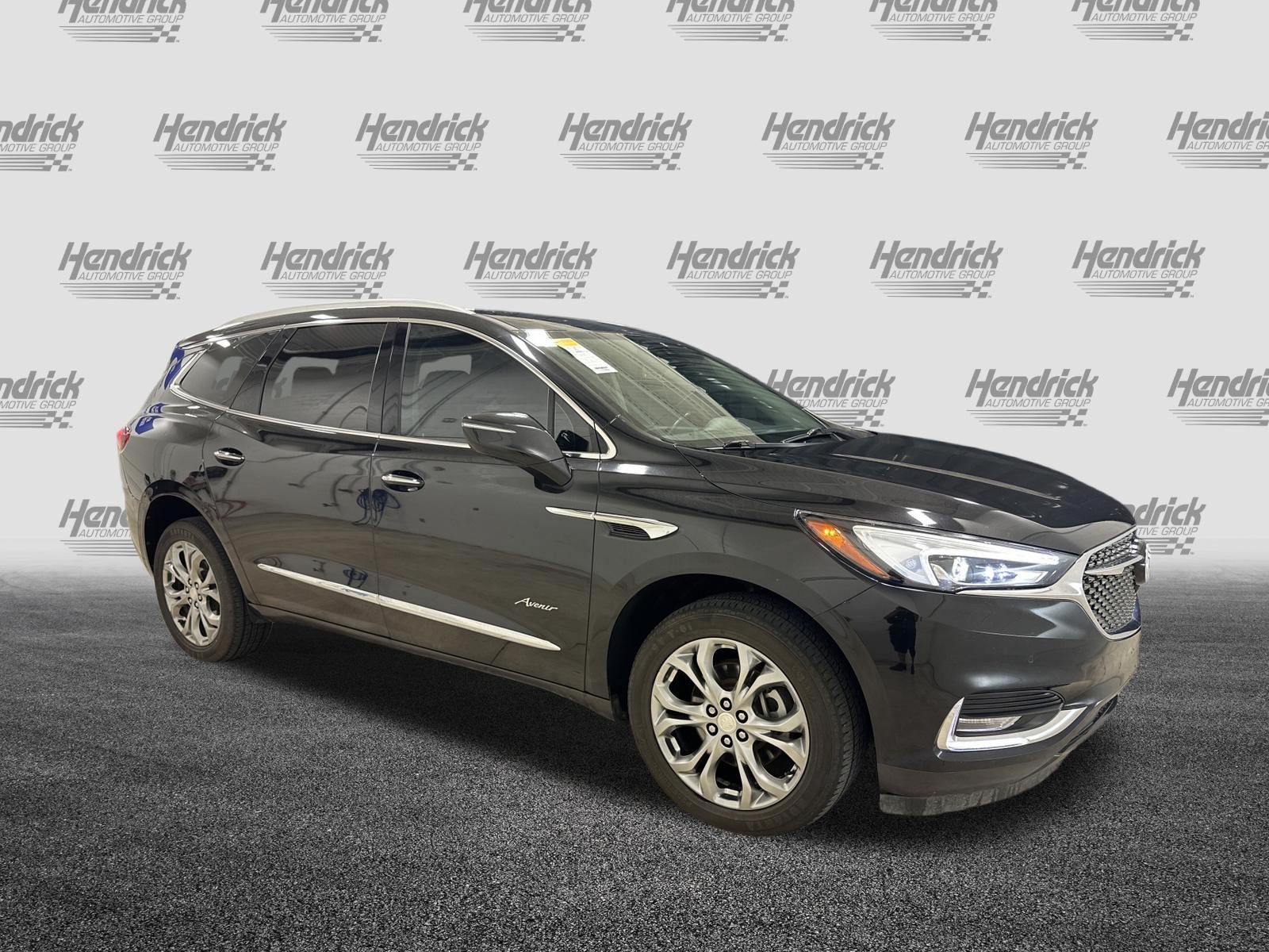 Used 2019 Buick Enclave Avenir w/ Avenir Technology Package AWD/4WD image 2