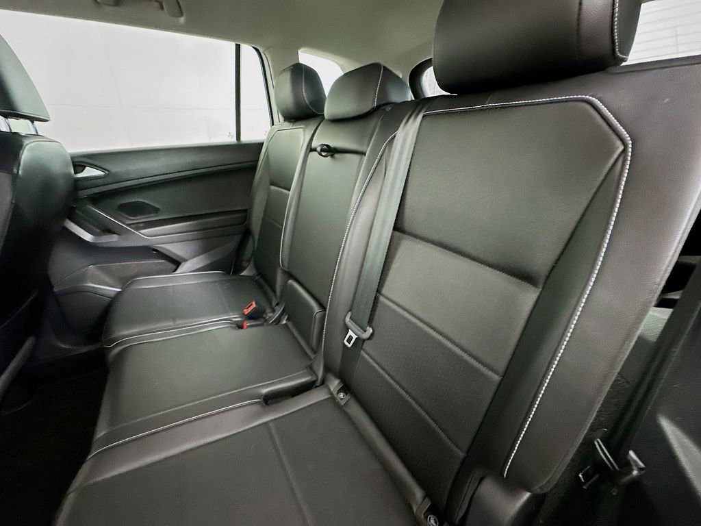 Used 2021 Volkswagen Tiguan SE image 23