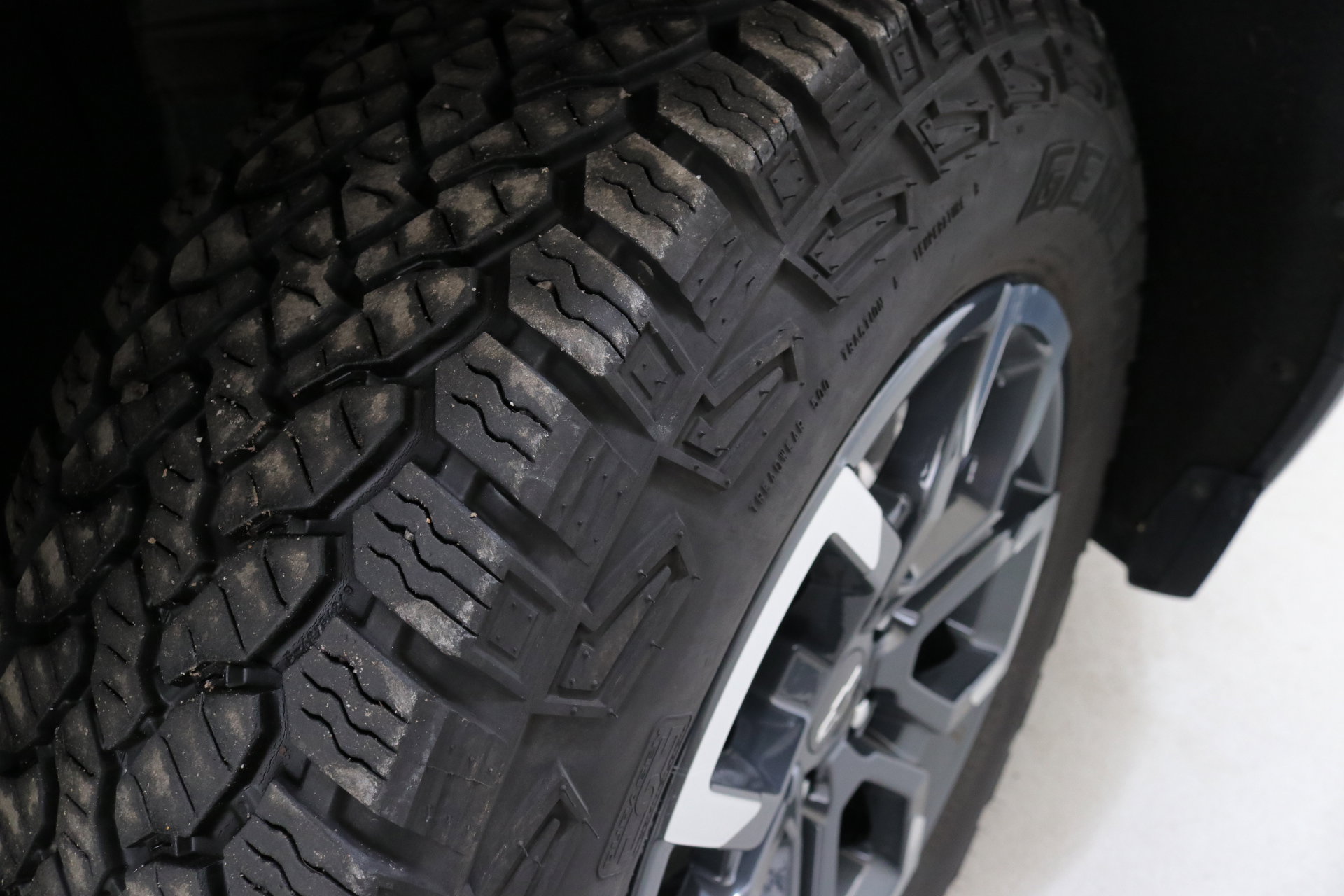 Used 2025 Chevrolet Equinox ACTIV w/ Safety and Technology Package image 33