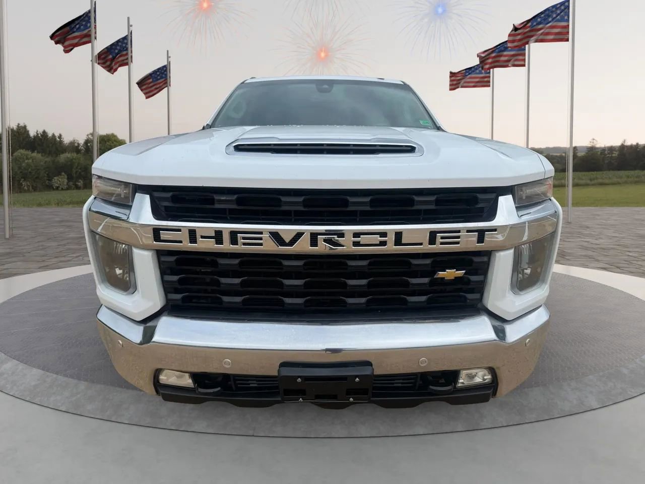 Used 2021 Chevrolet Silverado 2500 LT w/ Convenience Package AWD/4WD image 2
