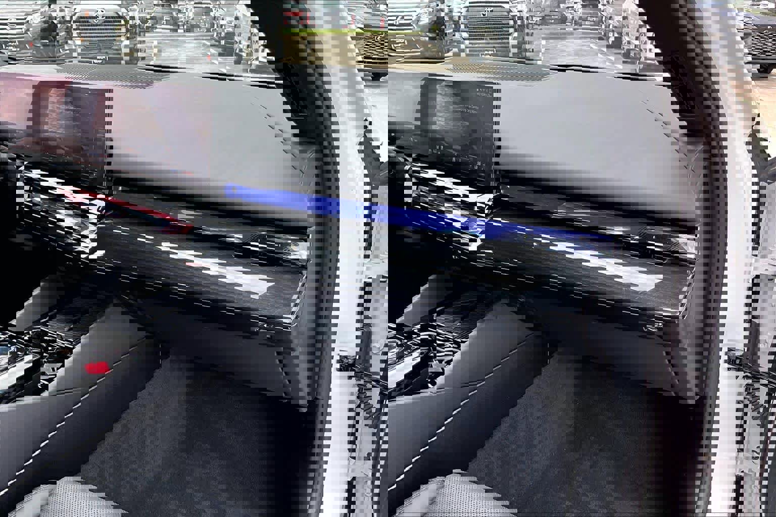 Used 2025 BMW i5 eDrive40i RWD image 16