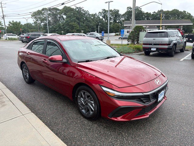 Certified 2024 Hyundai Elantra SEL FWD image 10