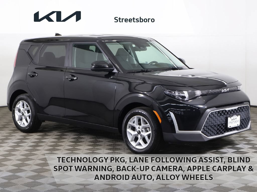 Used 2025 Kia Soul LX w/ LX Technology Package FWD image 1