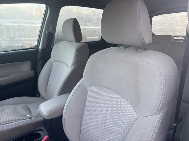 Used 2016 Subaru Forester 2.5i Premium w/ All-Weather Package image 12
