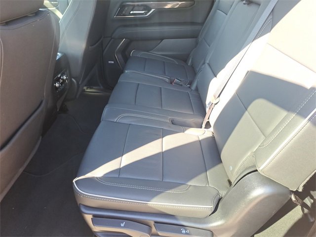 Used 2025 GMC Yukon XL Elevation image 23