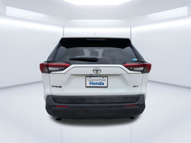 Used 2019 Toyota RAV4 XLE FWD image 5
