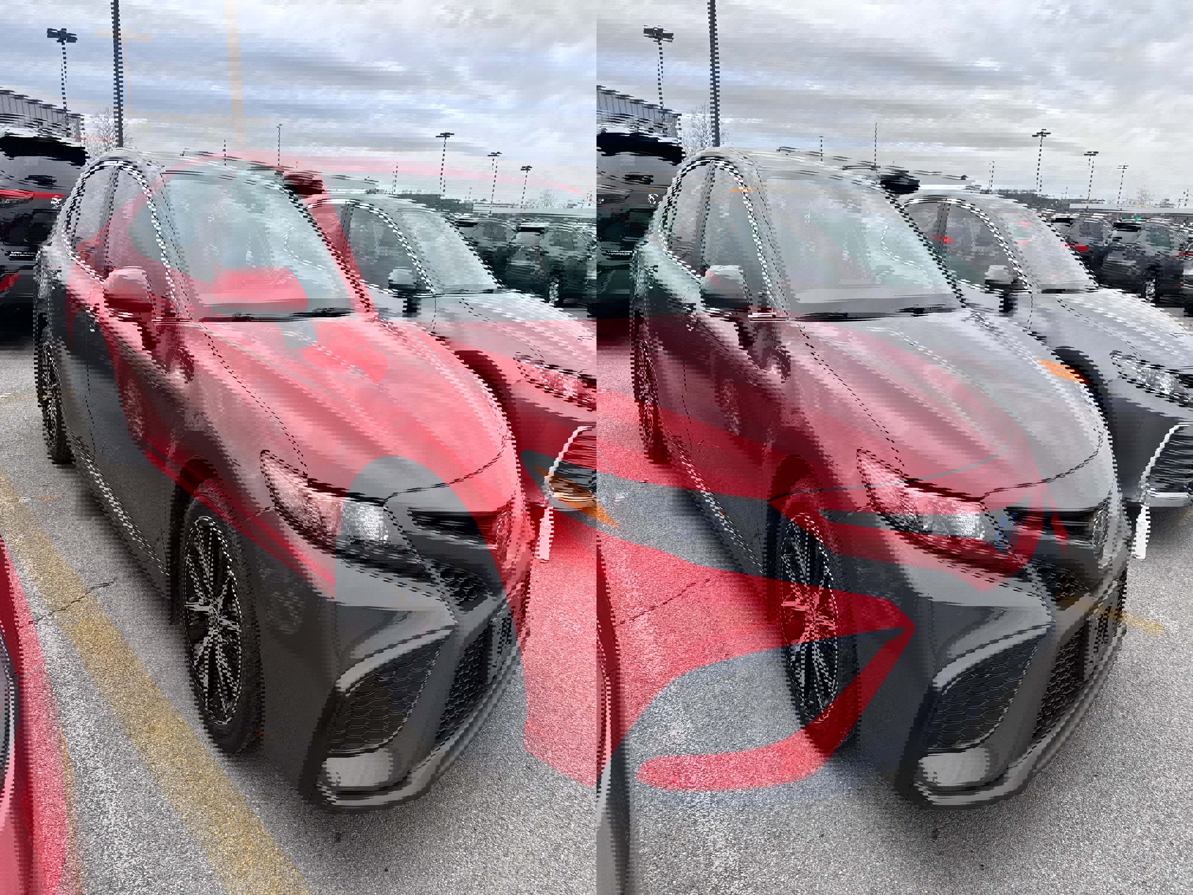 Used 2023 Toyota Camry SE image 2