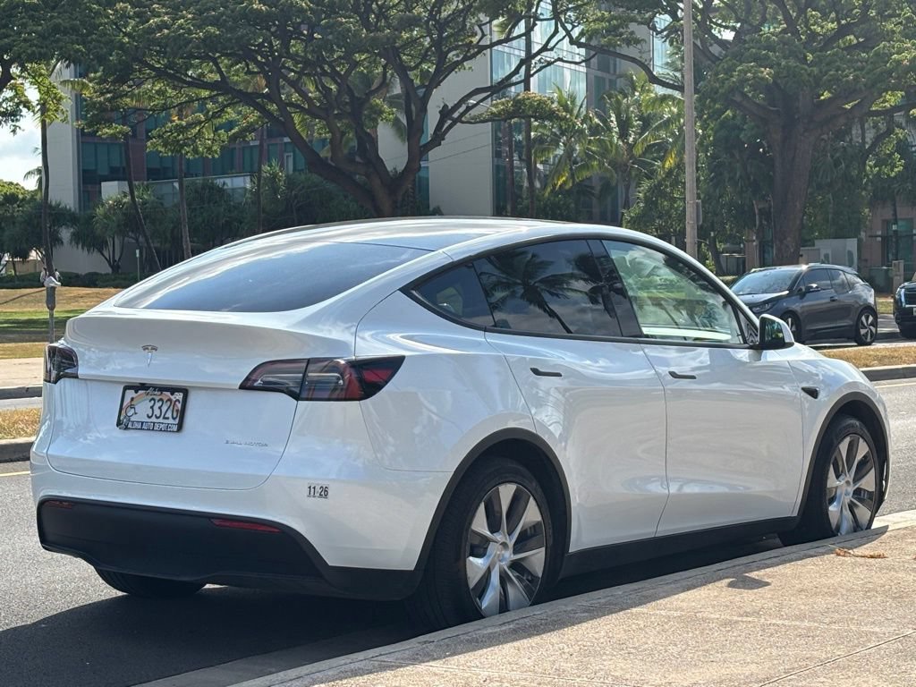 Used 2023 Tesla Model Y Long Range AWD/4WD image 5