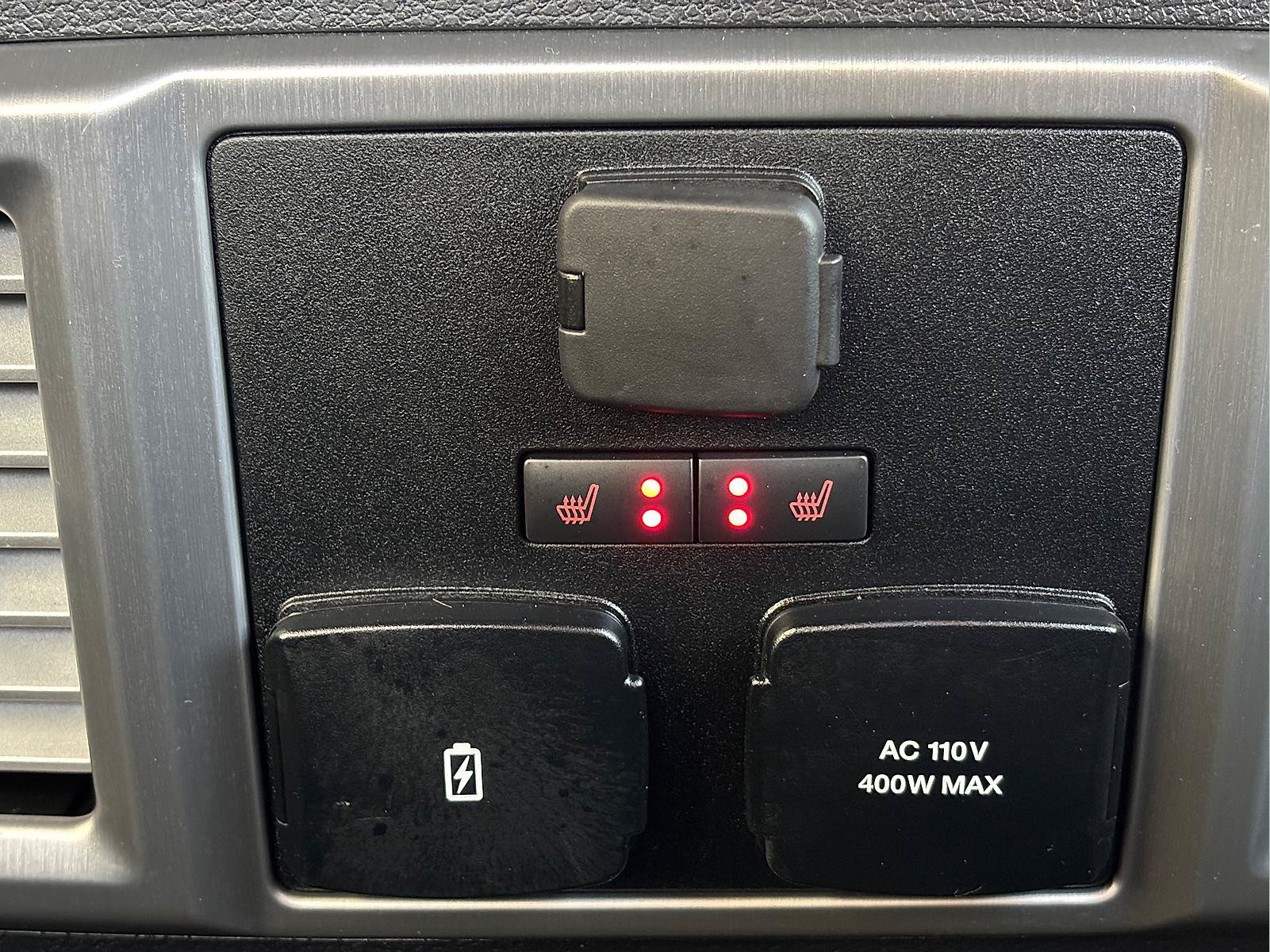 Used 2018 Ford F150 Platinum w/ Equipment Group 701A Luxury AWD/4WD image 32