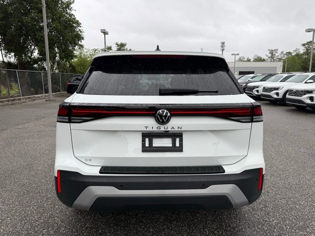 Used 2025 Volkswagen Tiguan SE FWD image 13