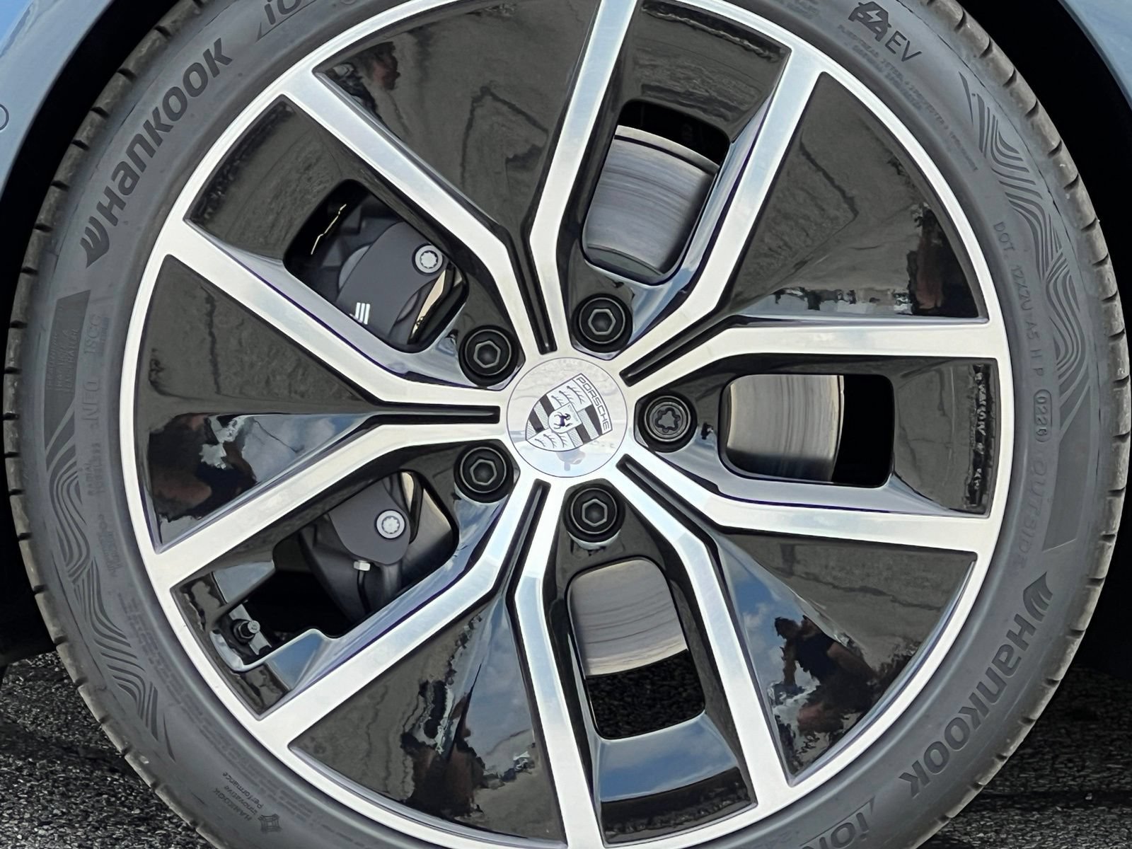 New 2026 Porsche Taycan AWD/4WD image 15
