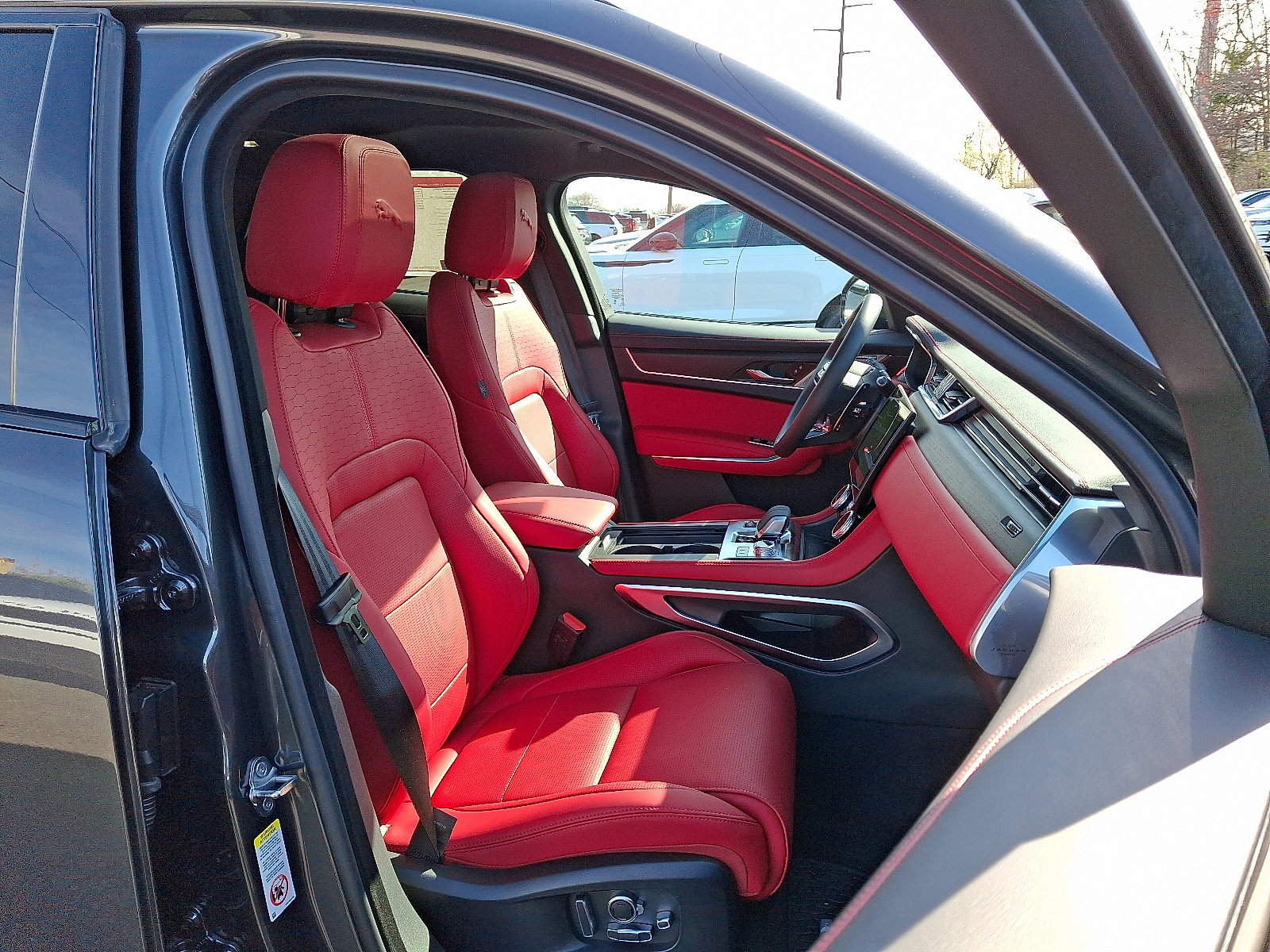 New 2026 Jaguar F-PACE R-Dynamic S image 3