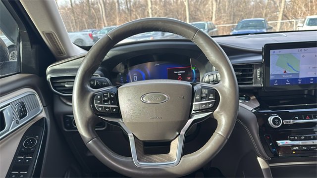 Certified 2023 Ford Explorer Platinum w/ Class IV Trailer Tow Package image 14