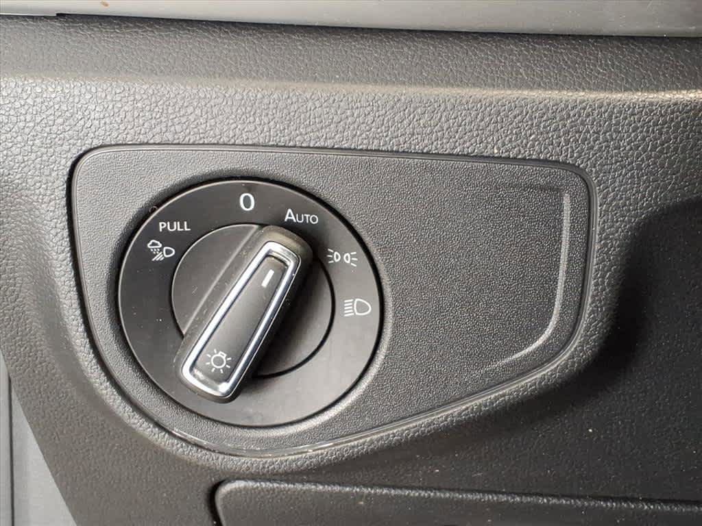 Used 2023 Volkswagen Atlas SE image 12