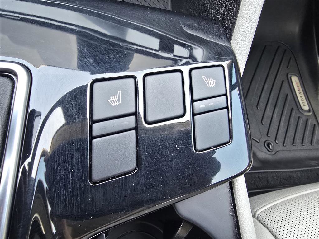 Used 2025 Kia Sportage EX FWD image 21